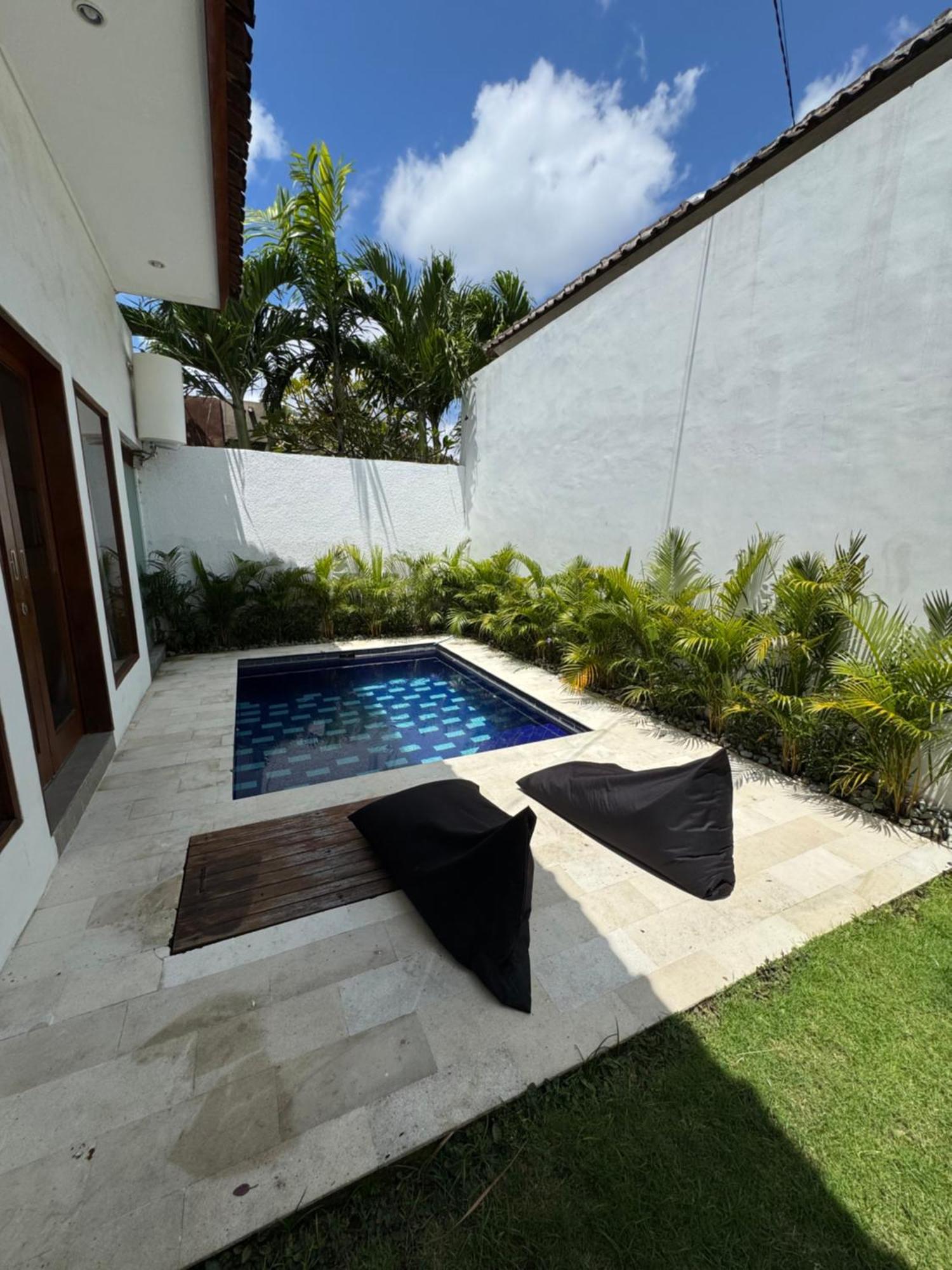 Kiki Village Bathtub Canggu Eksteriør billede