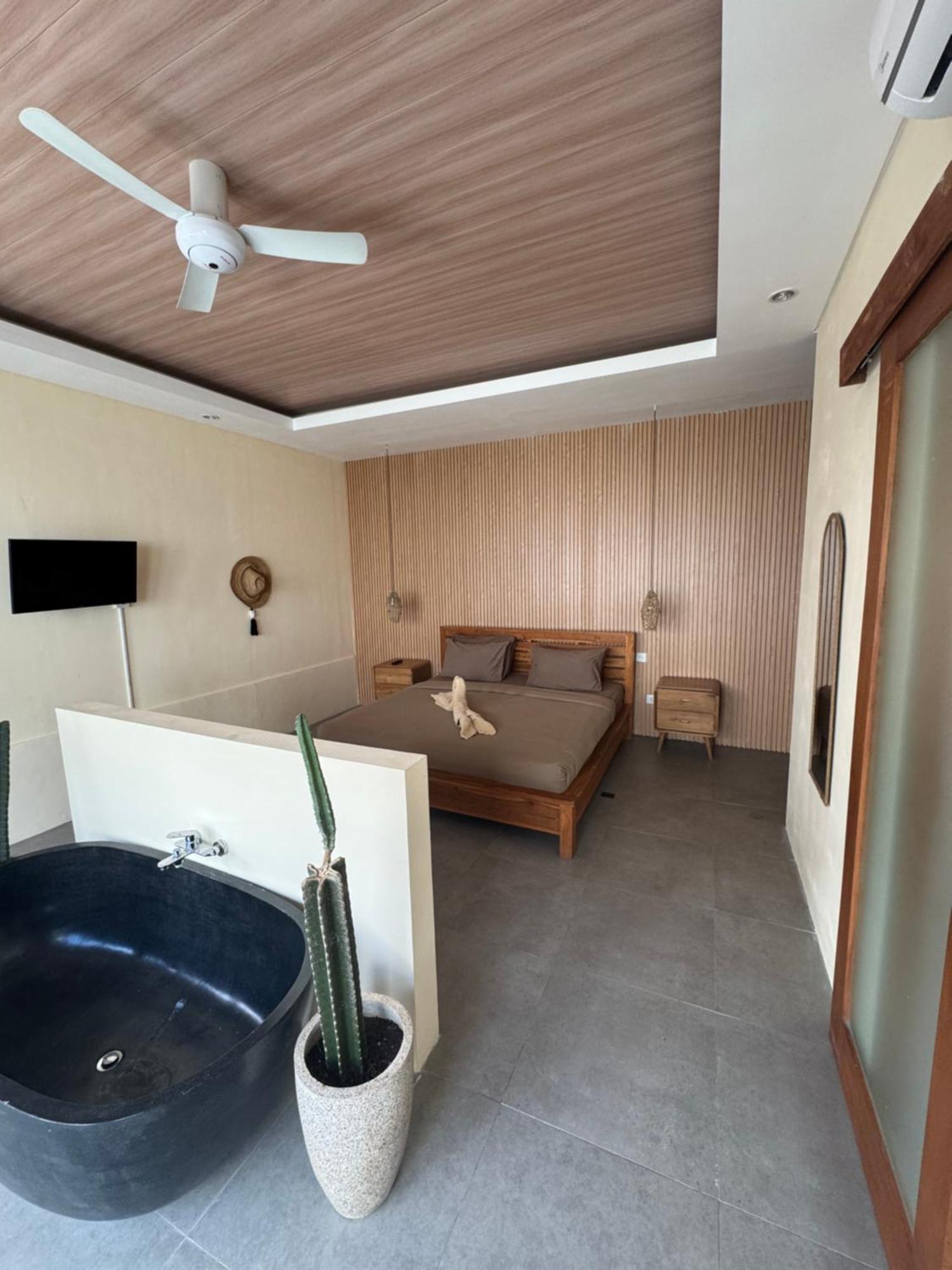 Kiki Village Bathtub Canggu Eksteriør billede